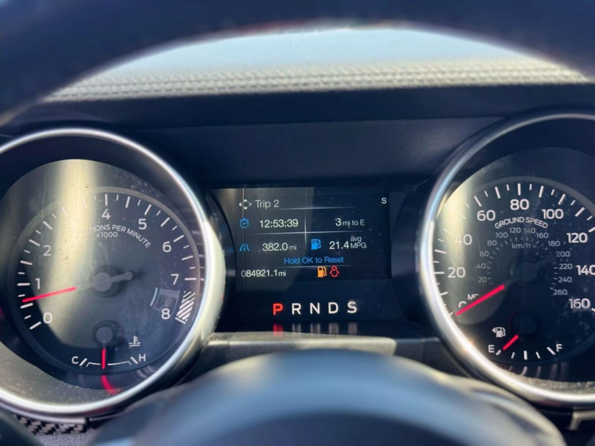 Vehicle image 21 of 32