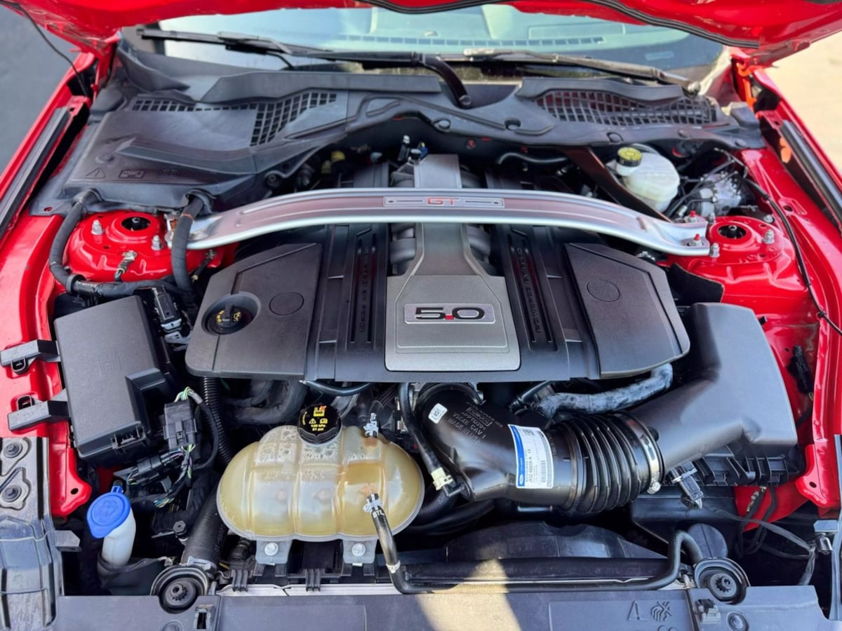 Vehicle image 9 of 32