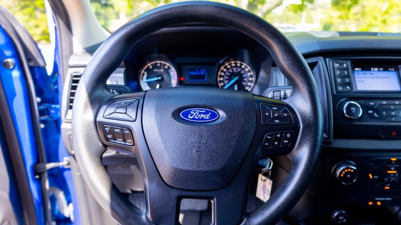 Vehicle image 21 of 28