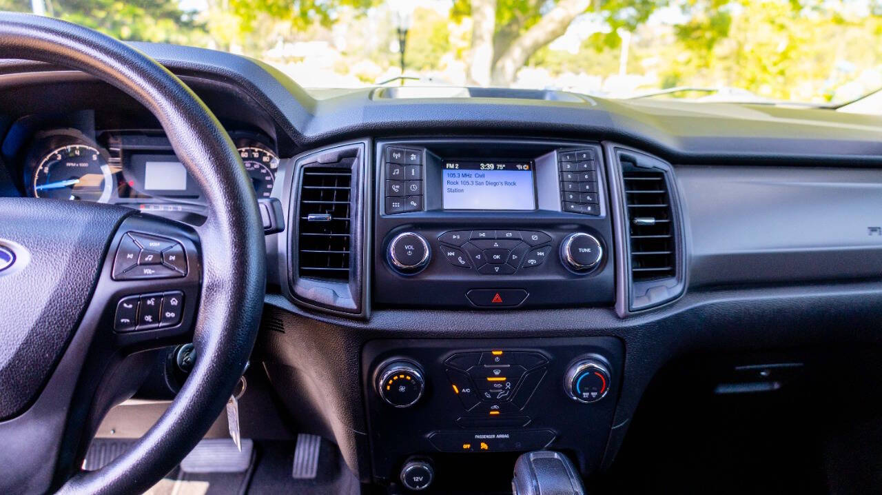 Vehicle image 19 of 28