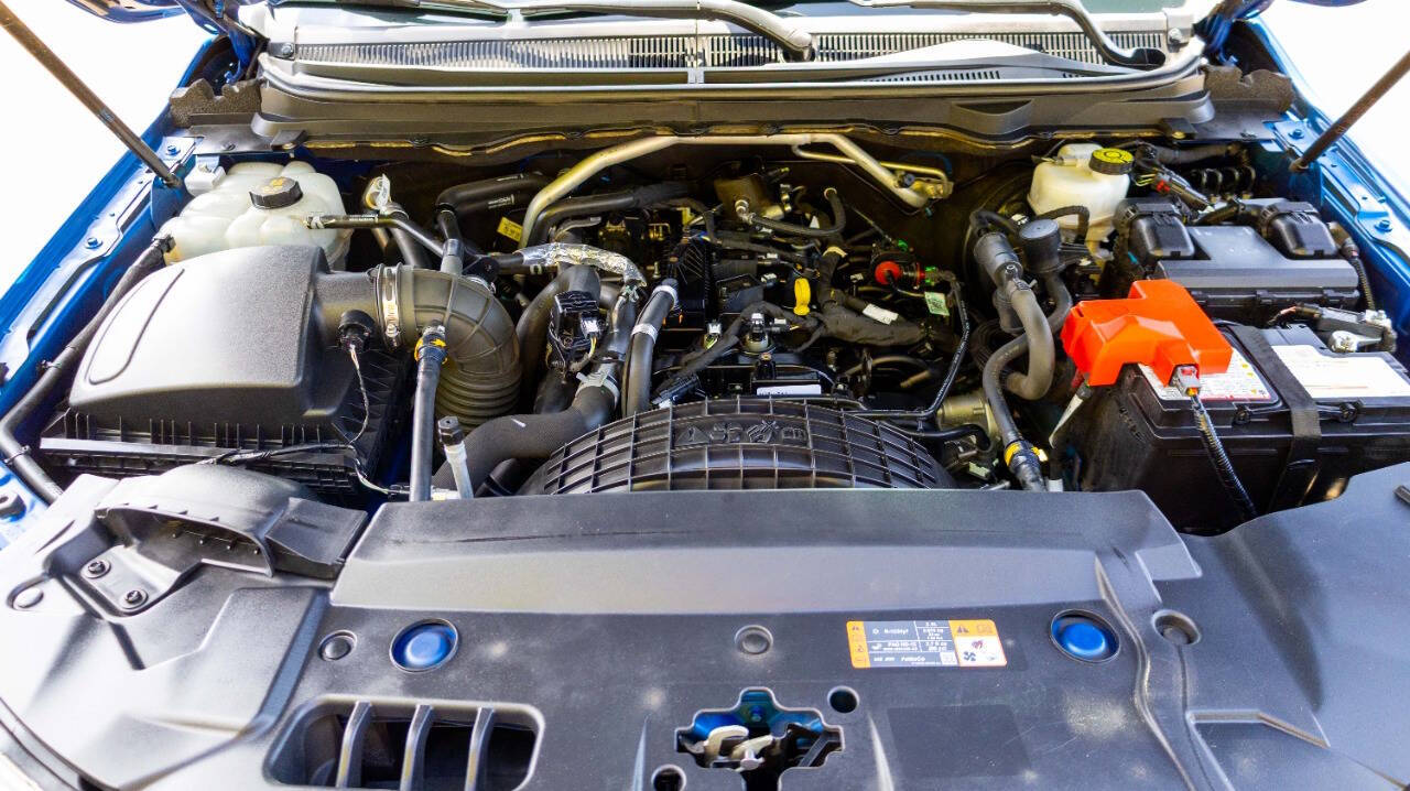 Vehicle image 11 of 28