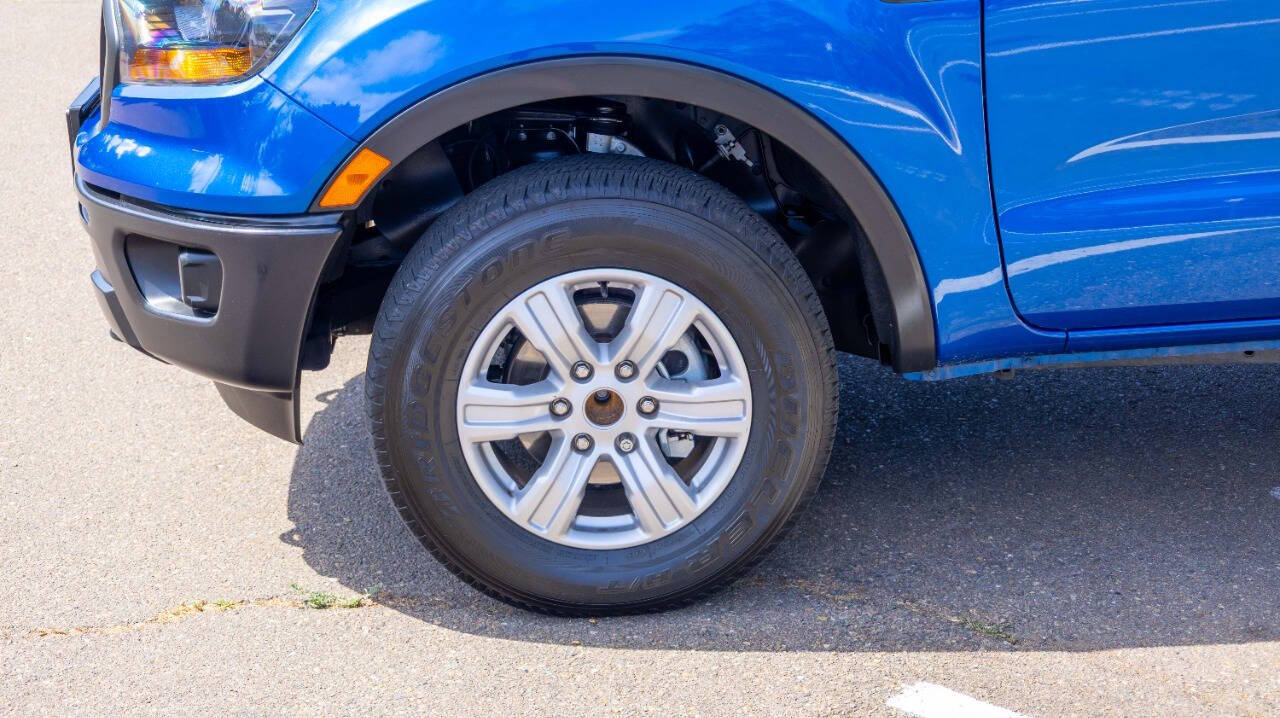 Vehicle image 12 of 28