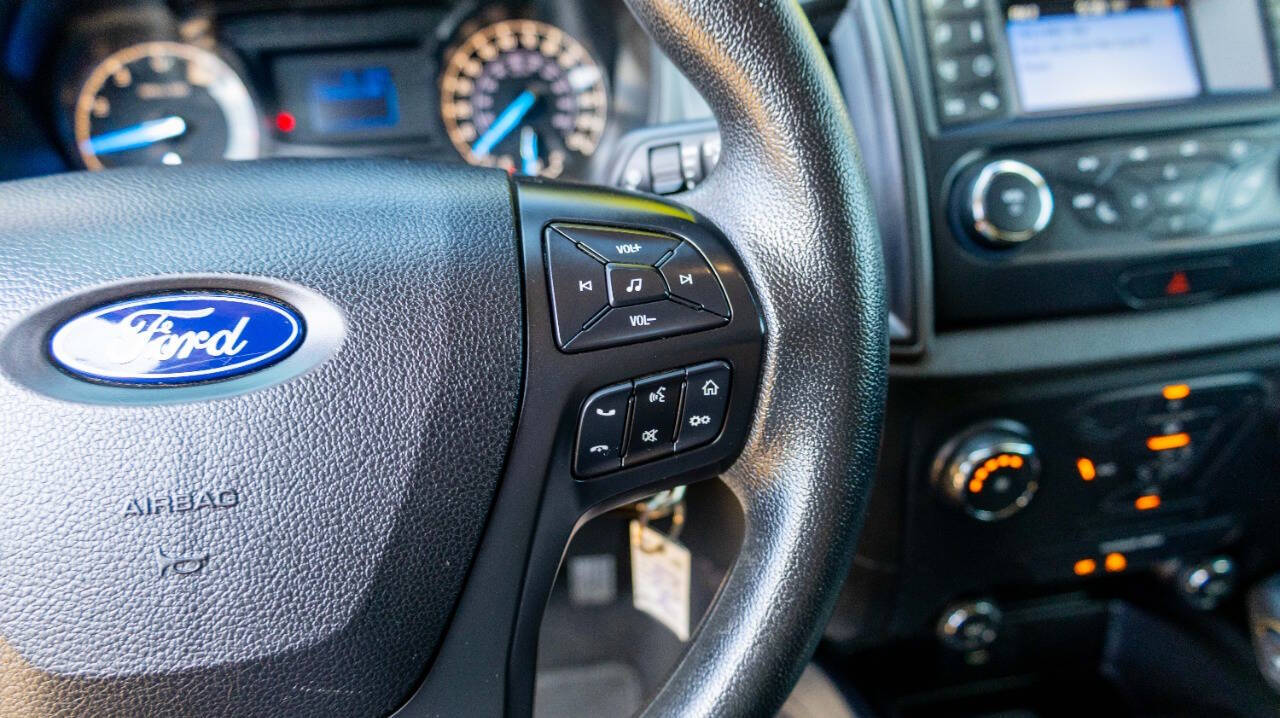 Vehicle image 22 of 28