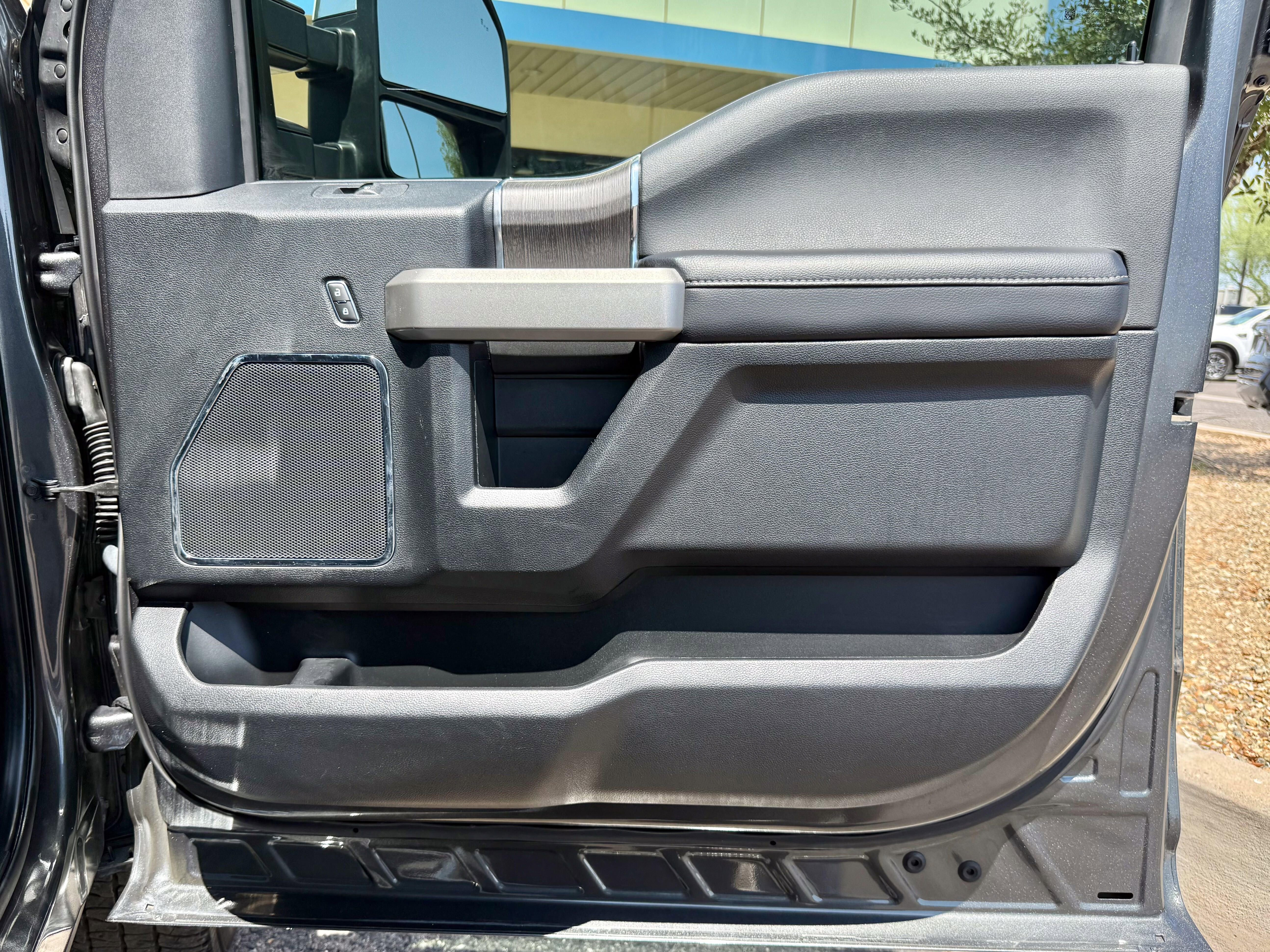 Vehicle image 29 of 46