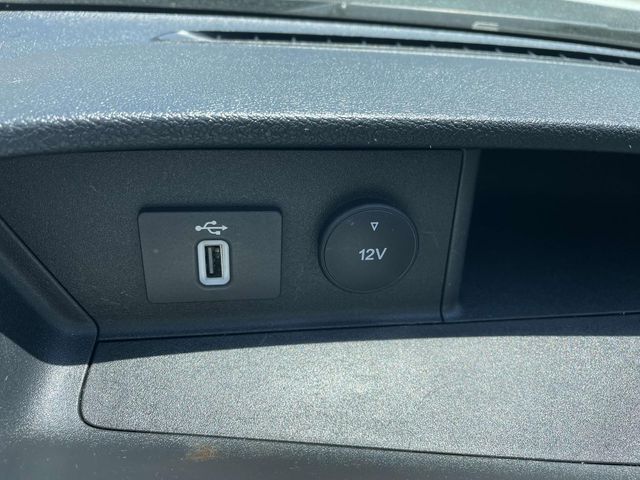 Vehicle image 21 of 34