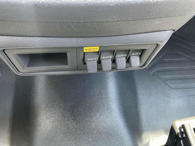 Vehicle image 28 of 34