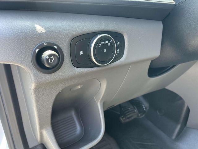 Vehicle image 20 of 34