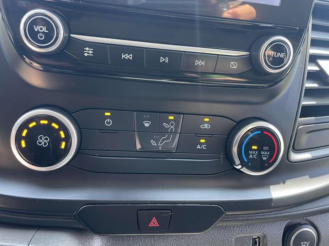 Vehicle image 25 of 34