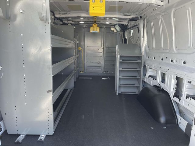 Vehicle image 11 of 34