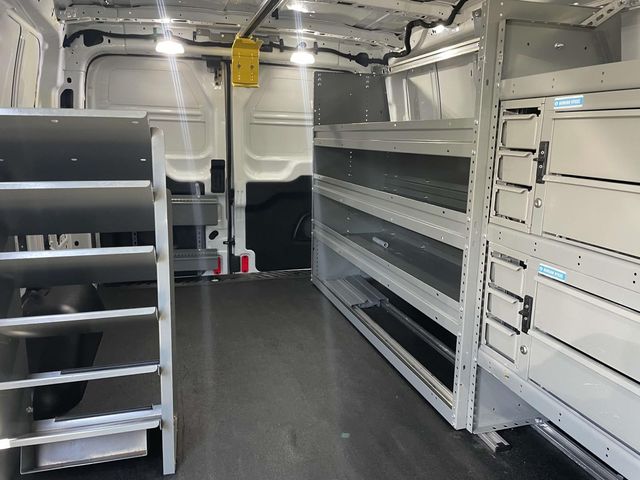 Vehicle image 14 of 34
