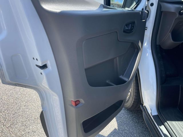 Vehicle image 18 of 34