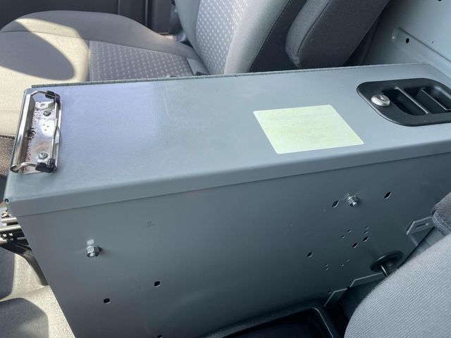 Vehicle image 23 of 34