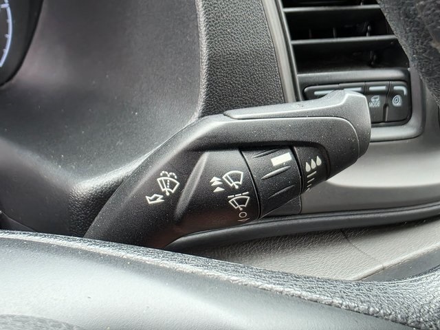 Vehicle image 31 of 40