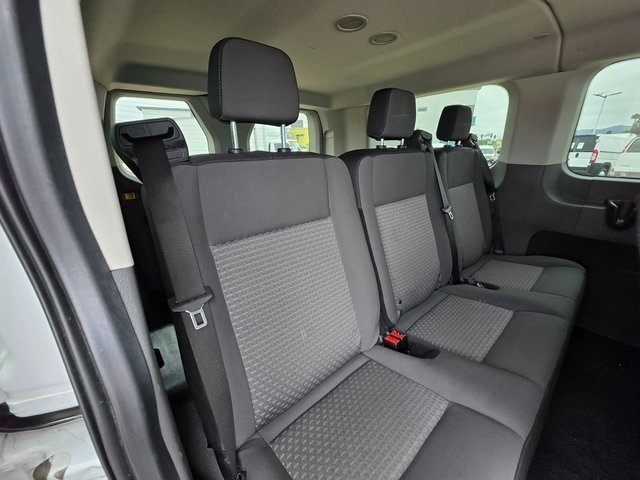 Vehicle image 11 of 40