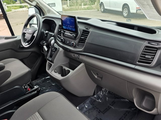 Vehicle image 16 of 40
