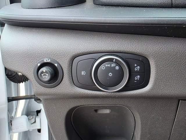 Vehicle image 39 of 40
