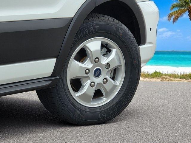 Vehicle image 8 of 40