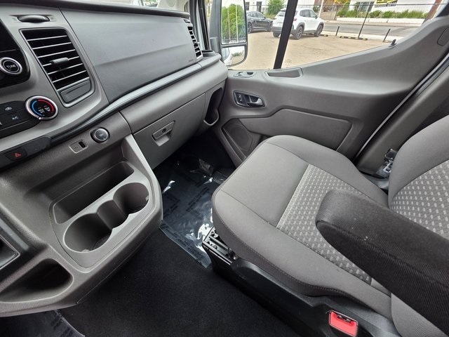 Vehicle image 20 of 40