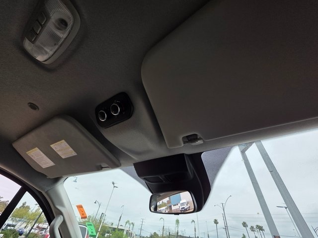 Vehicle image 19 of 40