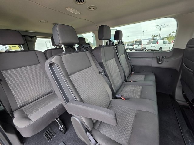 Vehicle image 12 of 40
