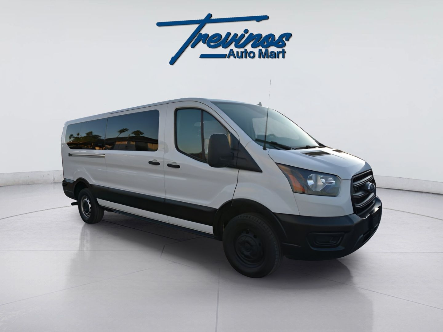 2020 Ford Transit XL Image 2 of 31