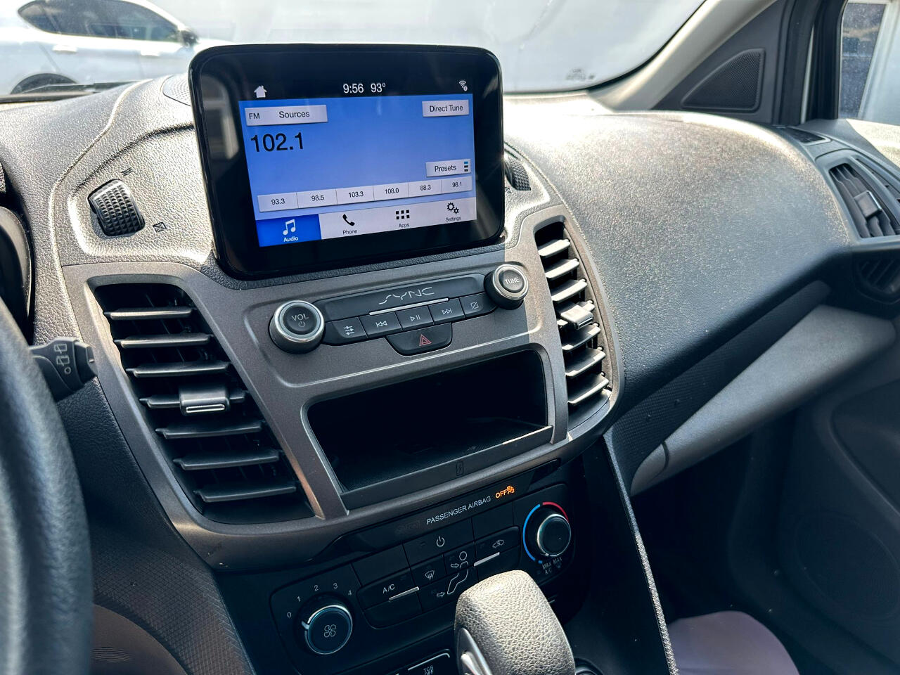 Vehicle image 13 of 28