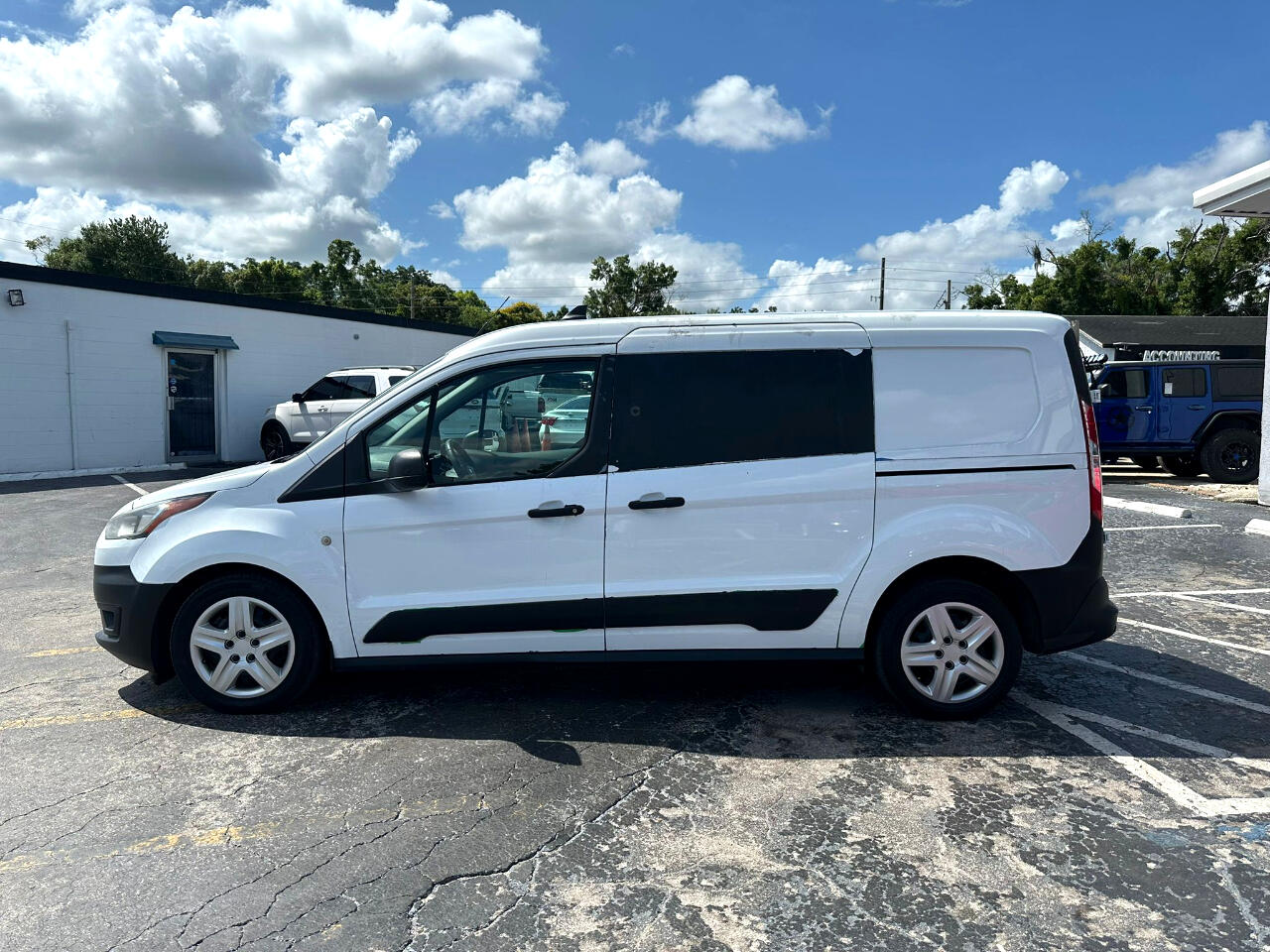 Vehicle image 7 of 28