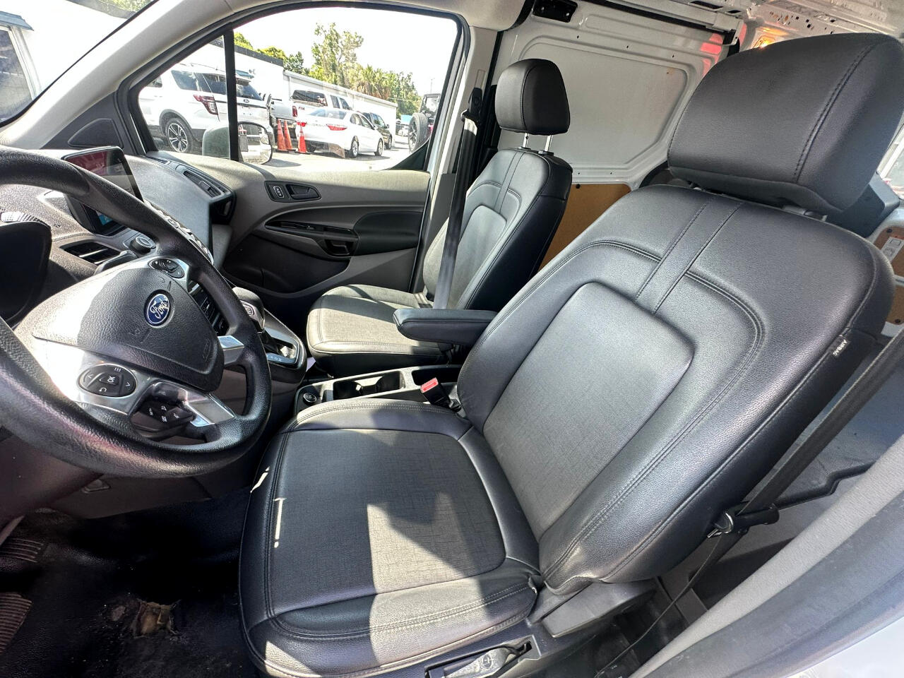 Vehicle image 8 of 28