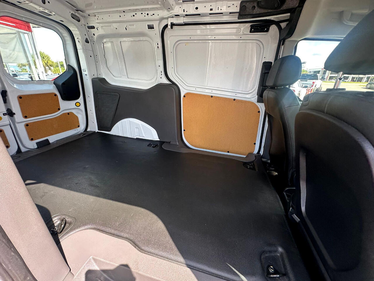 Vehicle image 9 of 28