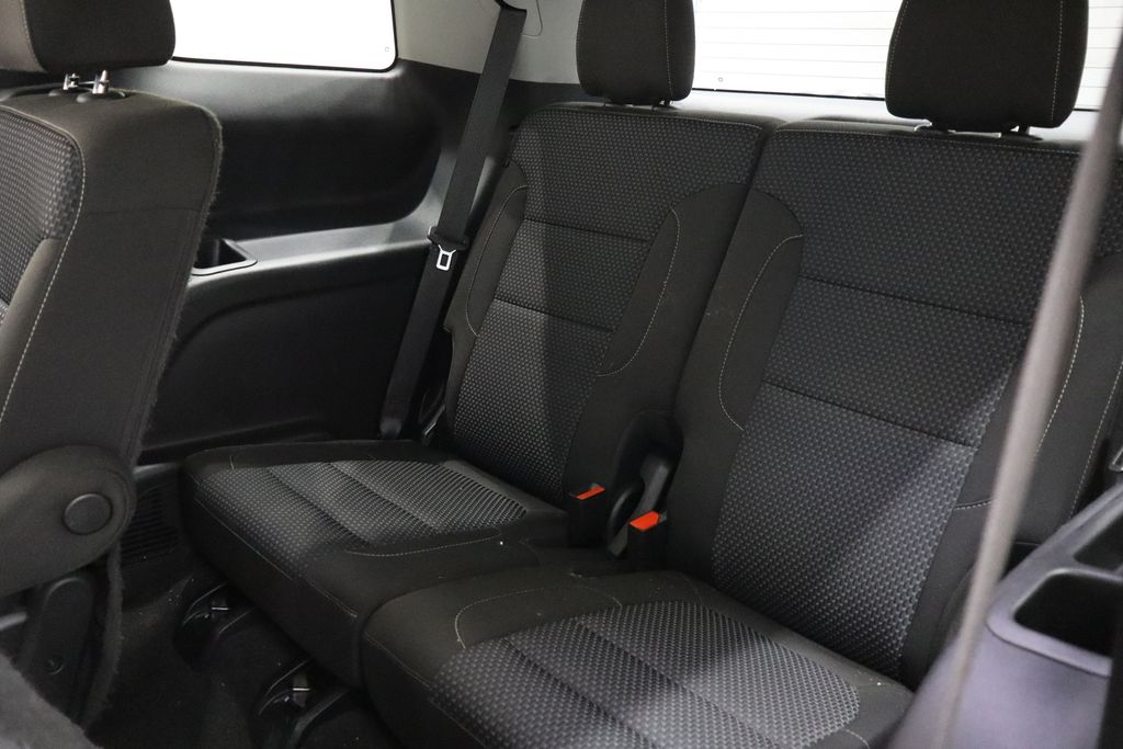 Vehicle image 10 of 41