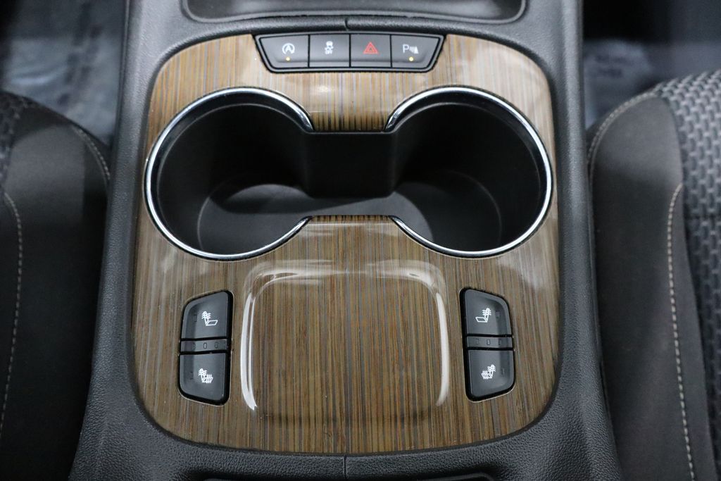 Vehicle image 26 of 41