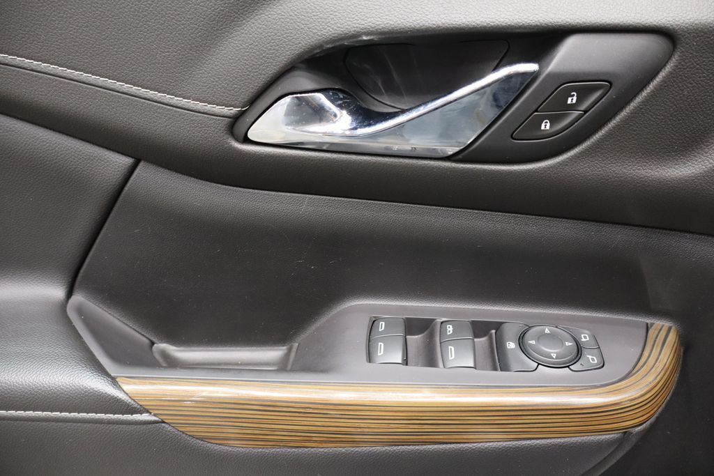 Vehicle image 14 of 41