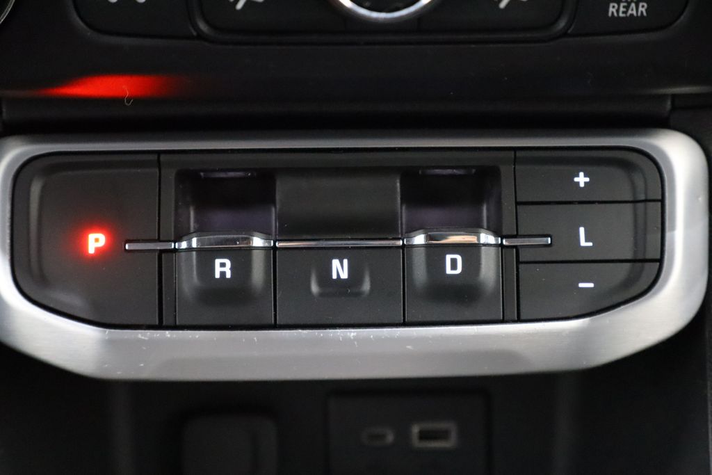 Vehicle image 34 of 41