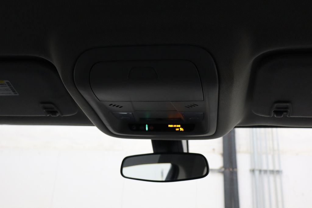 Vehicle image 23 of 41