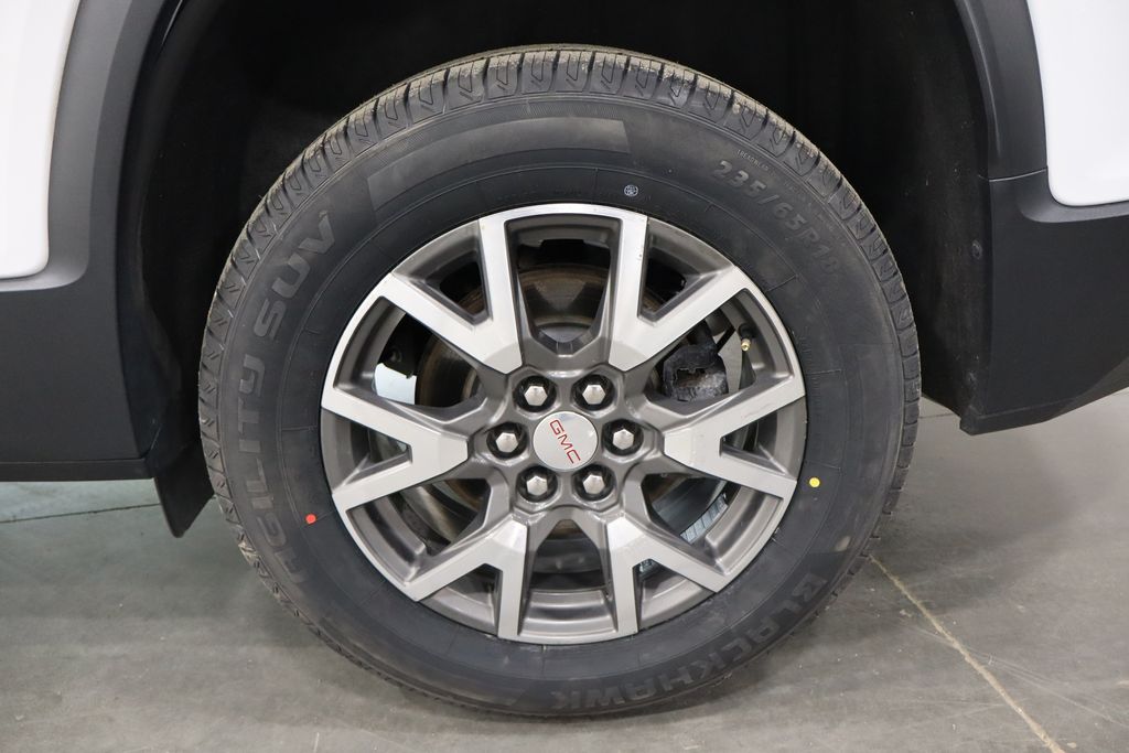 Vehicle image 37 of 41
