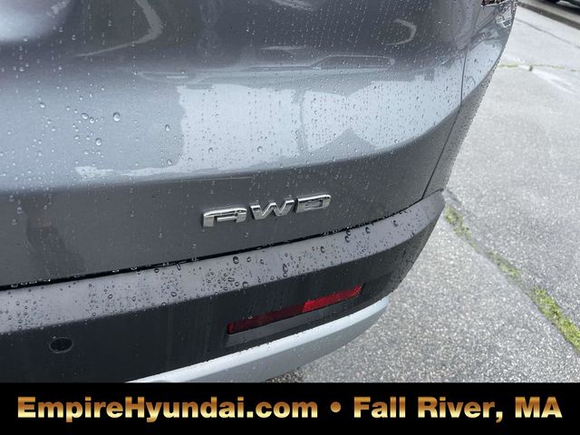 Vehicle image 9 of 44