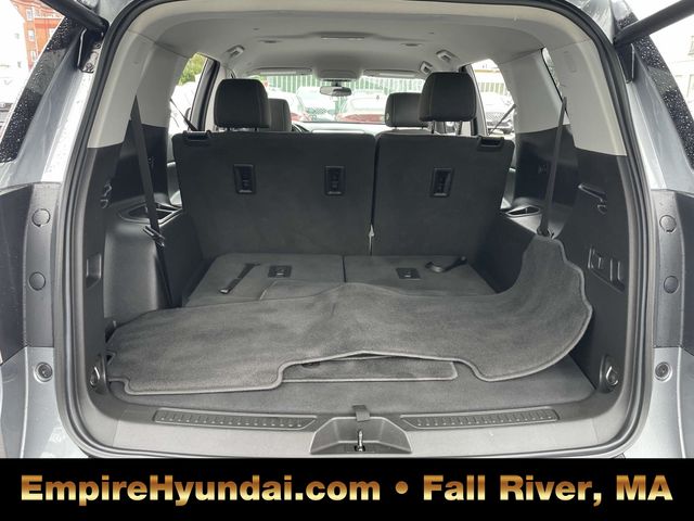 Vehicle image 10 of 44
