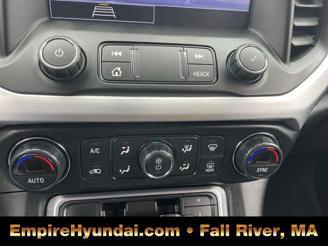 Vehicle image 27 of 44