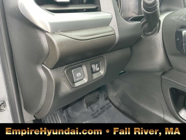 Vehicle image 24 of 44