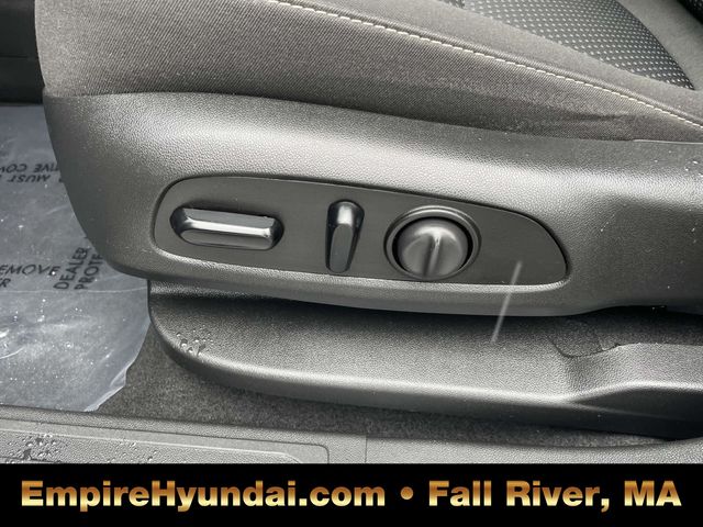 Vehicle image 22 of 44