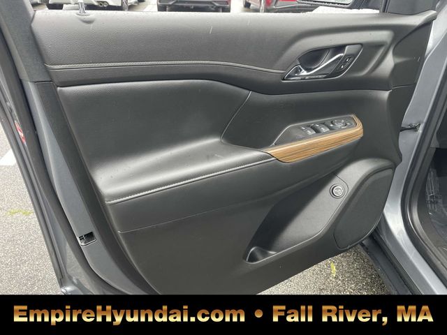 Vehicle image 20 of 44
