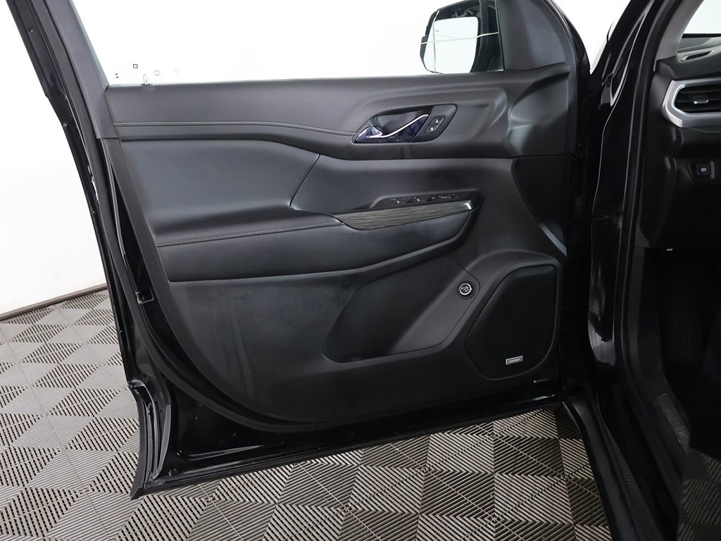 Vehicle image 21 of 53