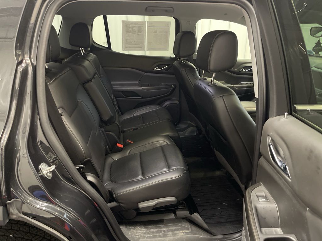 Vehicle image 17 of 23