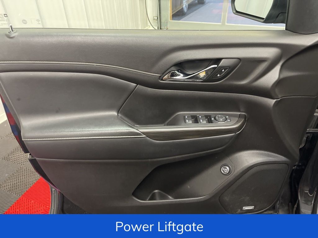 Vehicle image 12 of 23