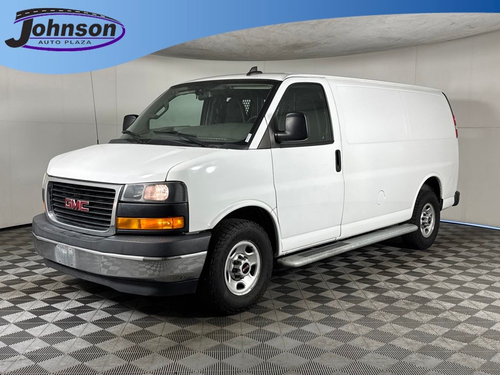 2020 GMC Savana Base Image 1 of 52