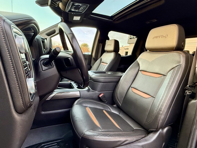 Vehicle image 14 of 44