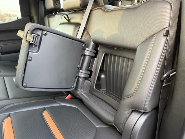 Vehicle image 20 of 44