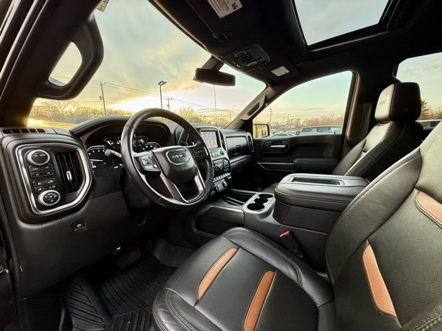Vehicle image 16 of 44