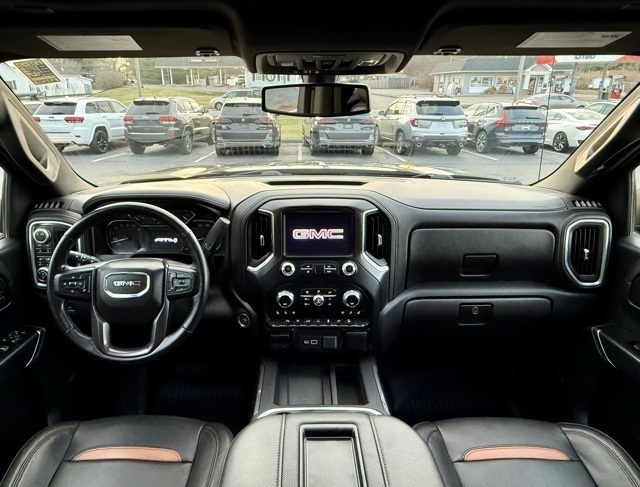 Vehicle image 21 of 44