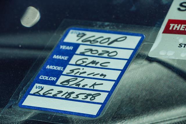 Vehicle image 24 of 28